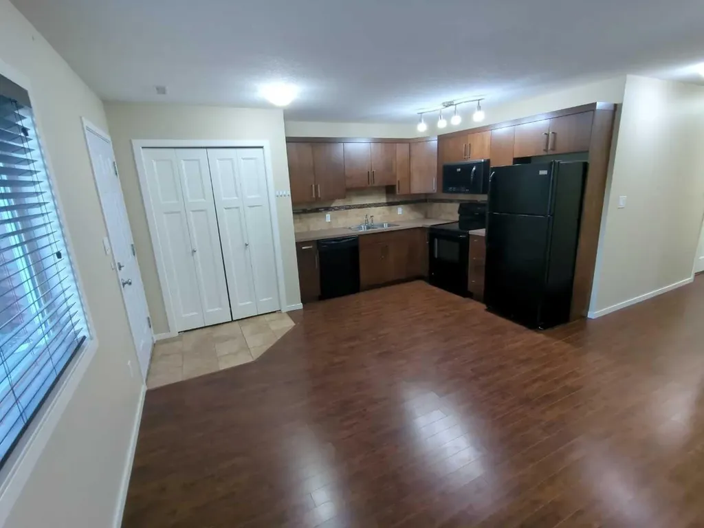 144 Mt Sundial Court W Lethbridge AB T1J 5C3