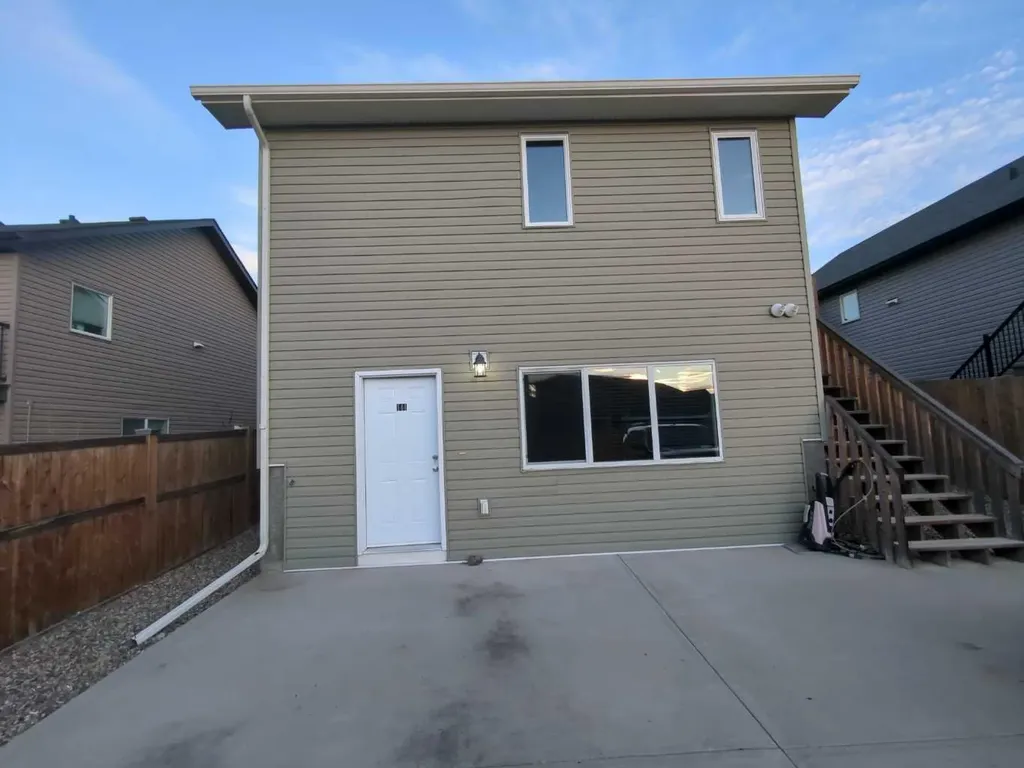 144 Mt Sundial Court W Lethbridge AB T1J 5C3