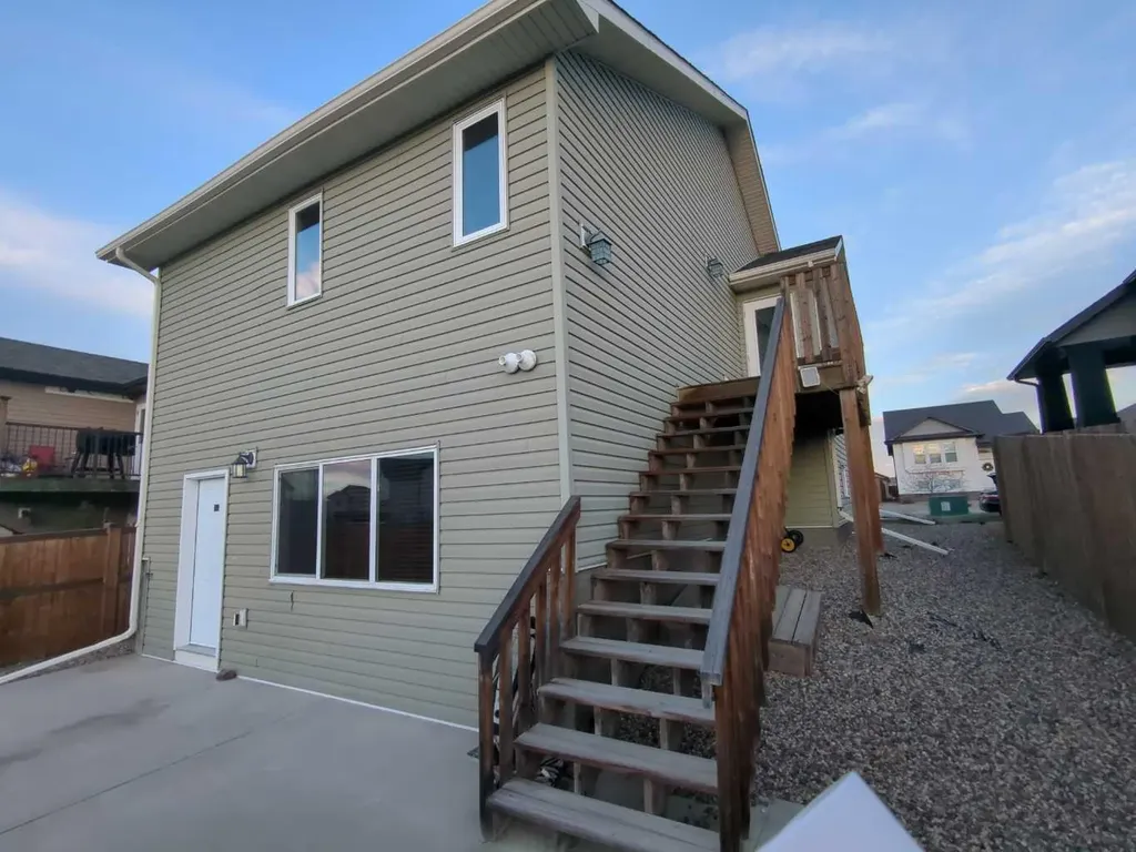 144 Mt Sundial Court W Lethbridge AB T1J 5C3
