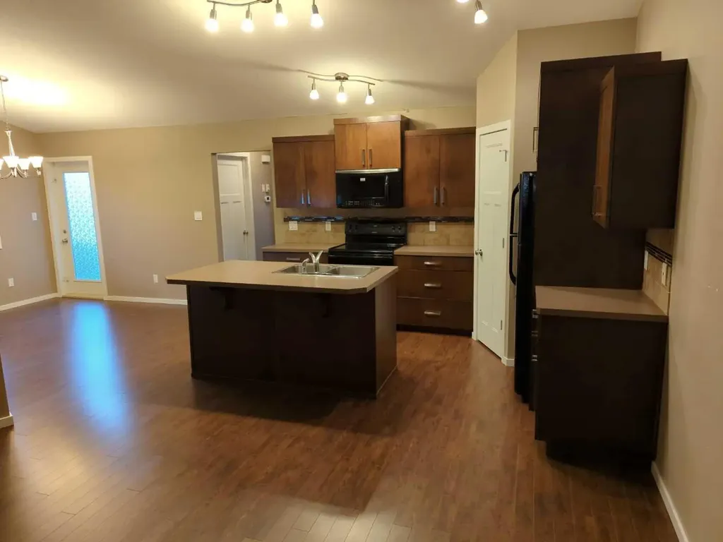 144 Mt Sundial Court W Lethbridge AB T1J 5C3