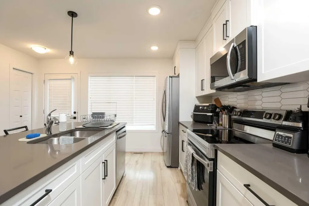 210 Firelight Way W Lethbridge AB T1J 4B2