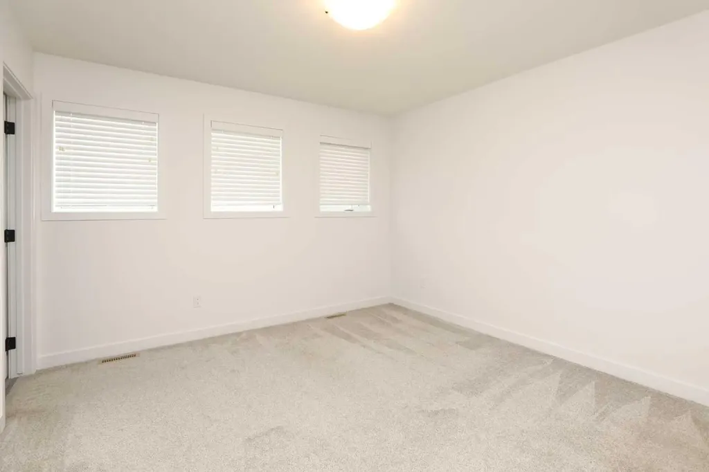 210 Firelight Way W Lethbridge AB T1J 4B2