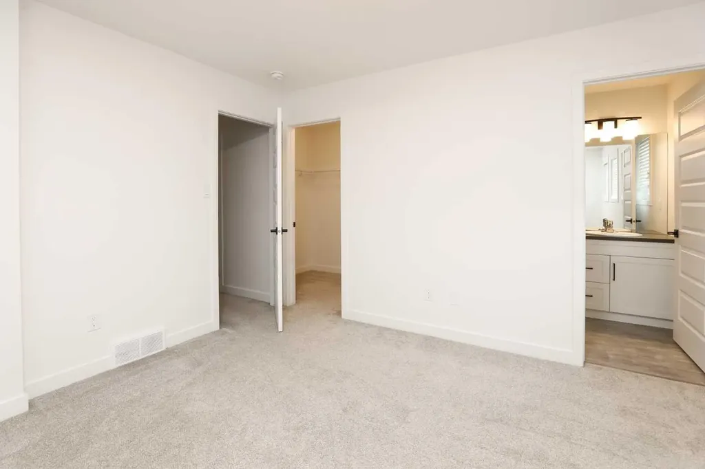 210 Firelight Way W Lethbridge AB T1J 4B2