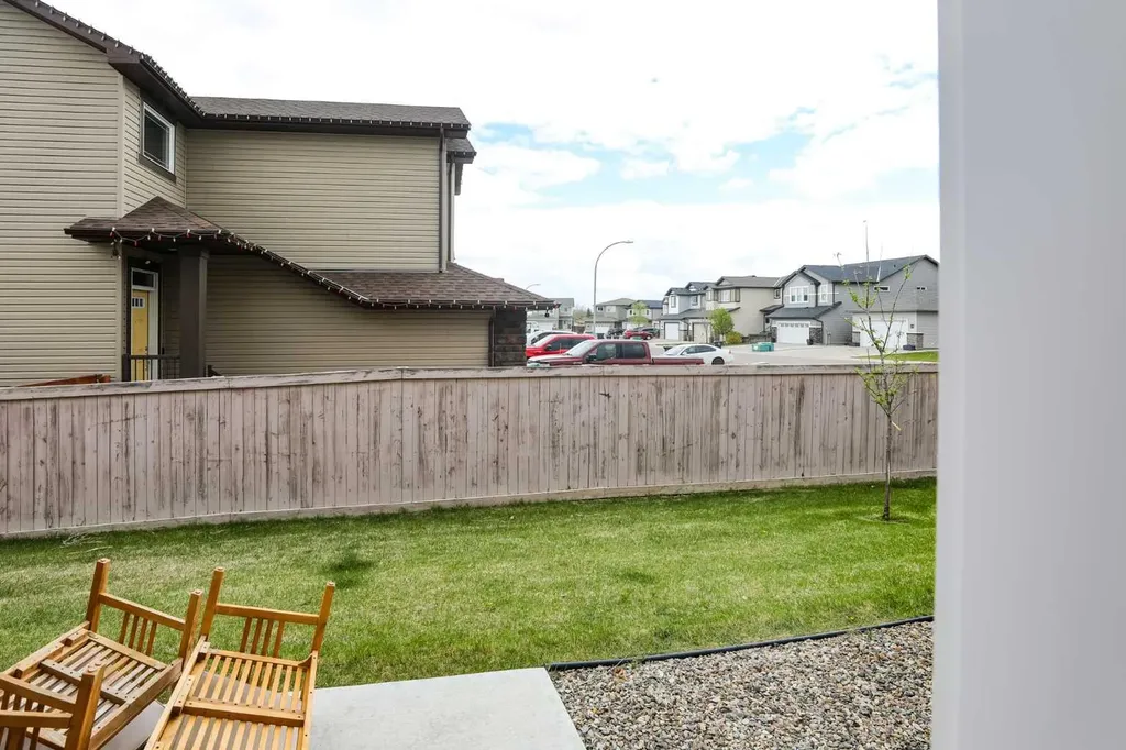 210 Firelight Way W Lethbridge AB T1J 4B2