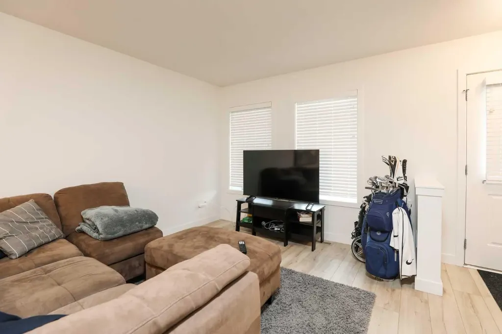 210 Firelight Way W Lethbridge AB T1J 4B2