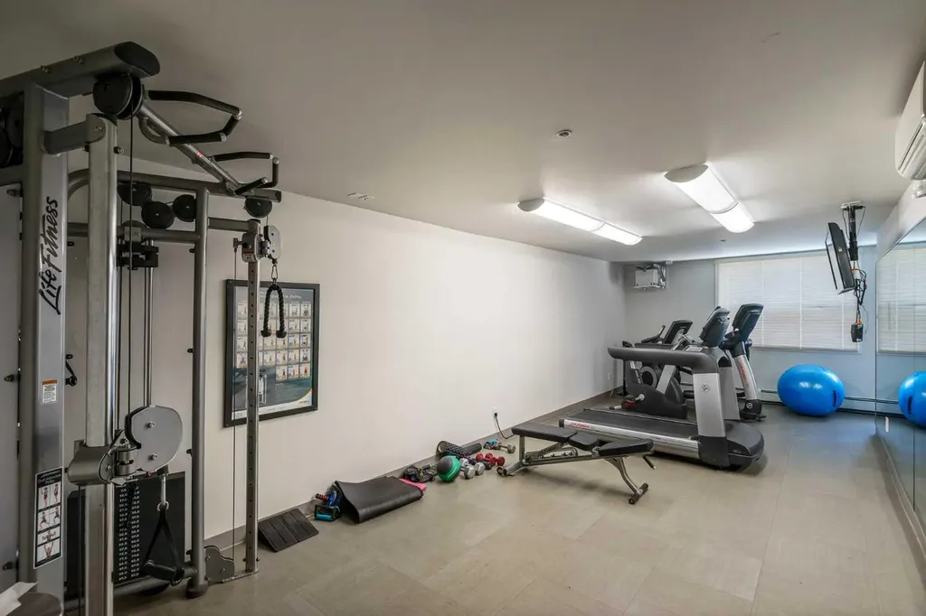 721 4 Street NE Calgary AB T2E 3S7