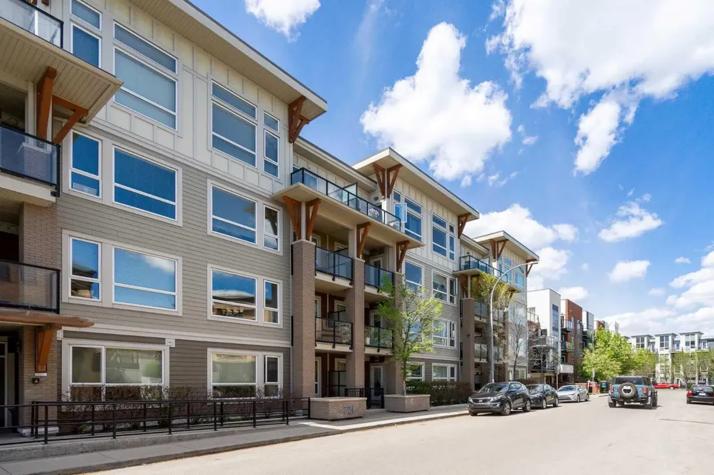 721 4 Street NE Calgary AB T2E 3S7