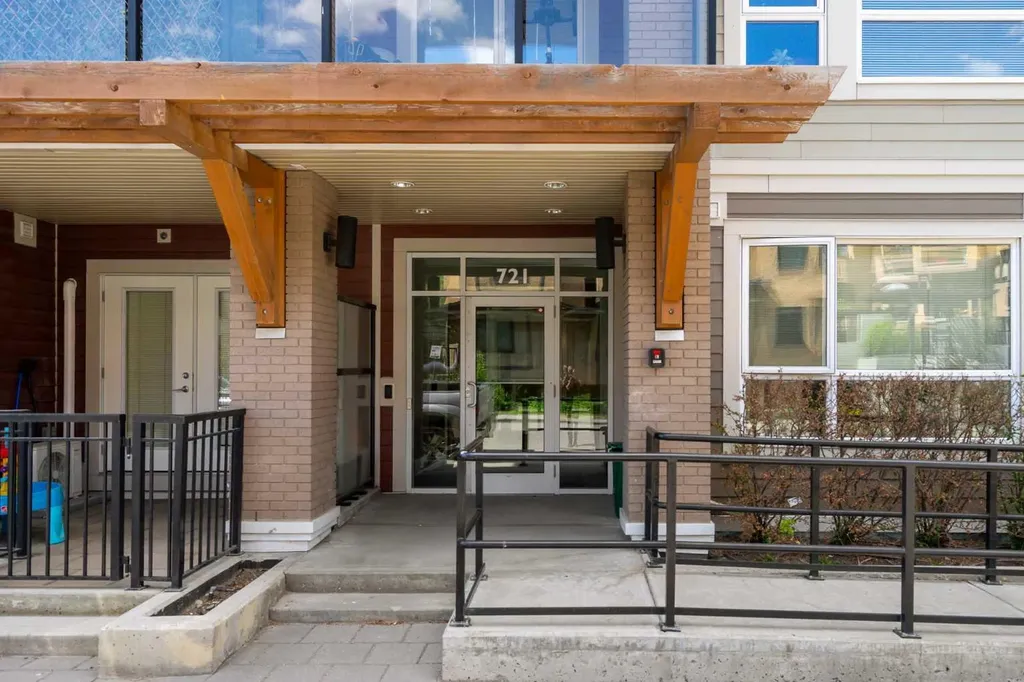 721 4 Street NE Calgary AB T2E 3S7