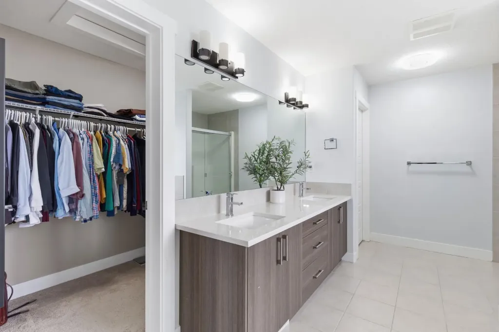 279 Baywater Way SW Airdrie AB T4B3V6
