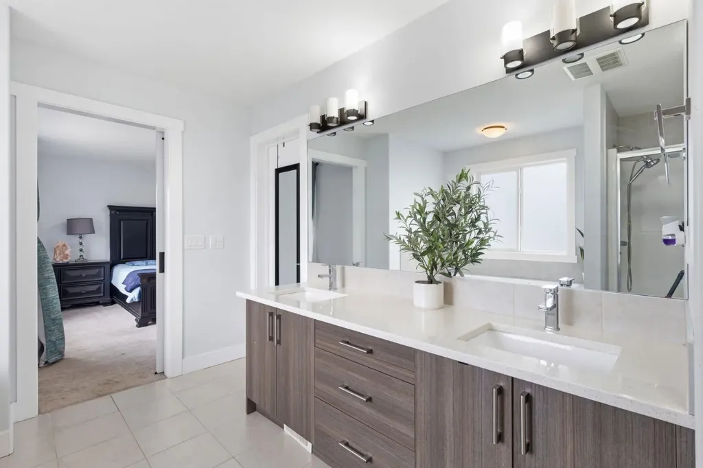 279 Baywater Way SW Airdrie AB T4B3V6