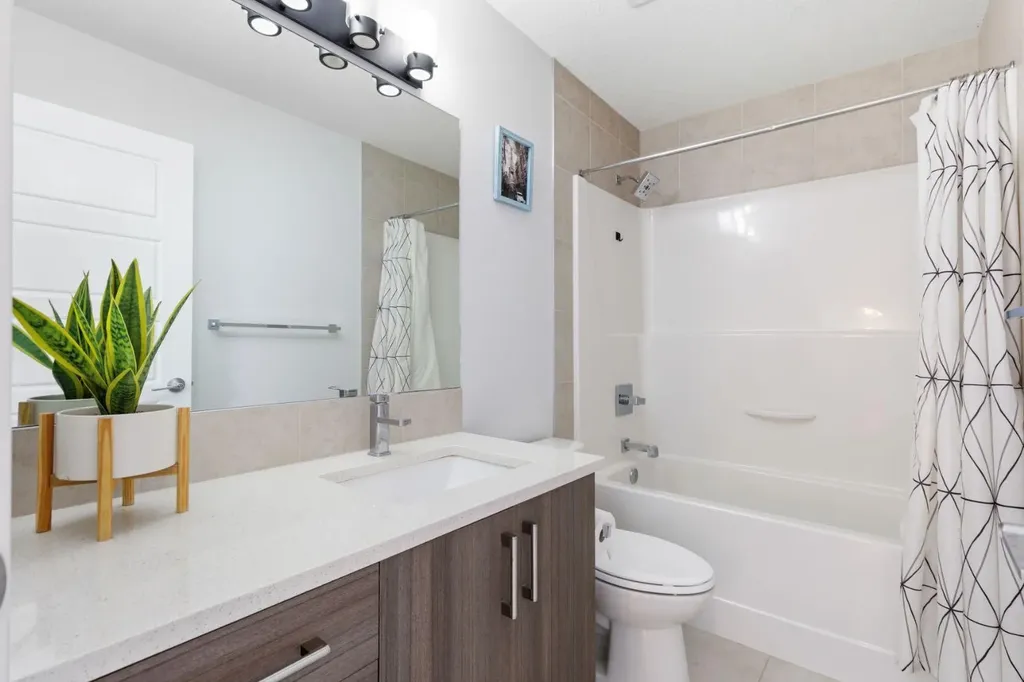 279 Baywater Way SW Airdrie AB T4B3V6