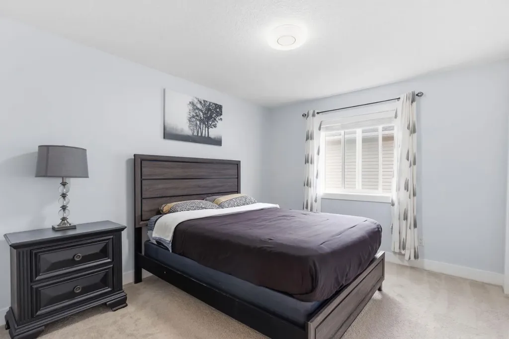 279 Baywater Way SW Airdrie AB T4B3V6