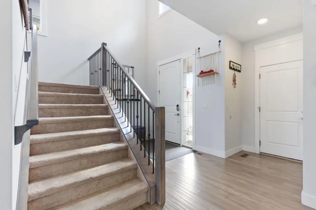 279 Baywater Way SW Airdrie AB T4B3V6