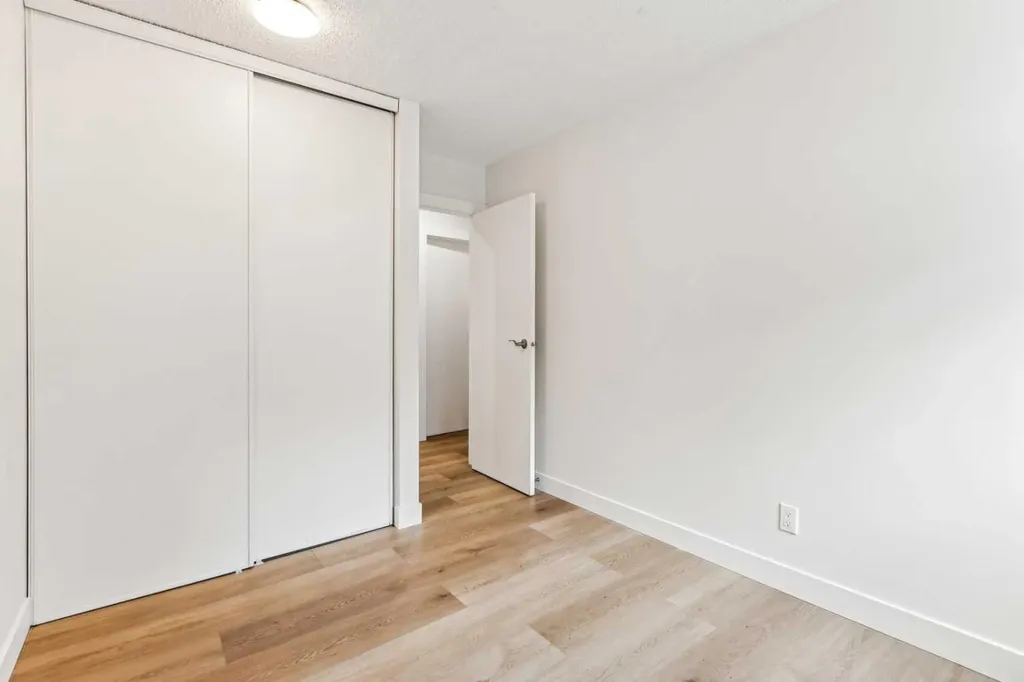 2520 Palliser Drive SW Calgary AB T2V 4S9