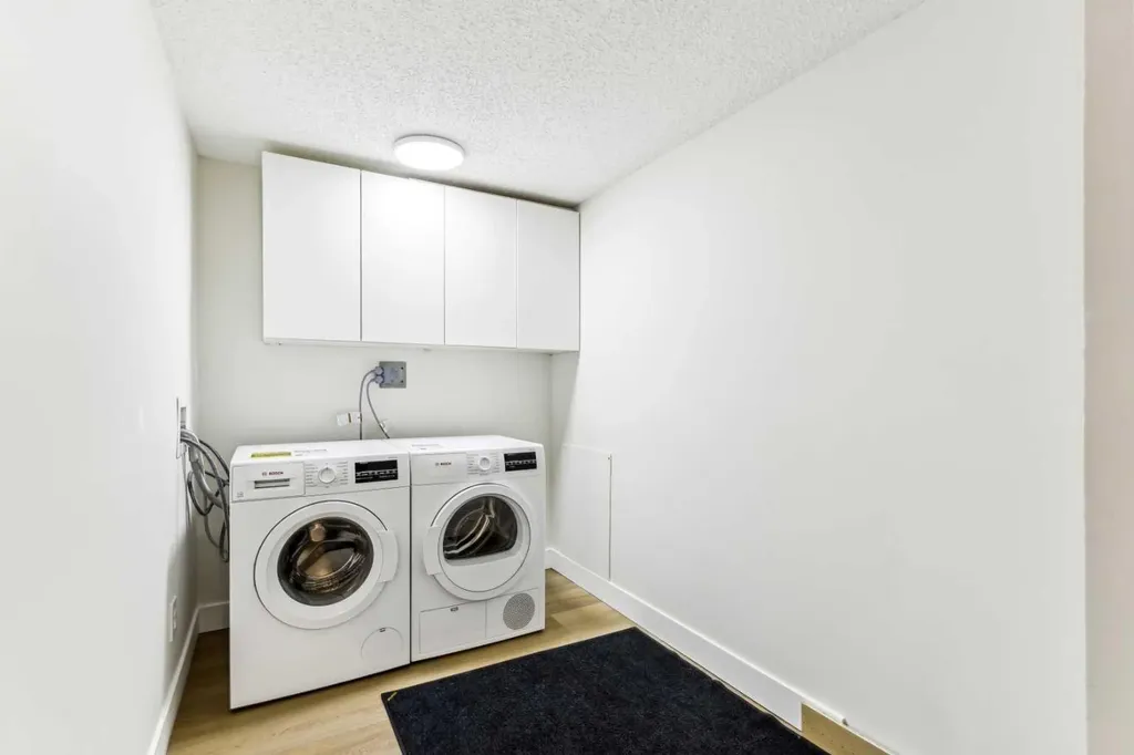2520 Palliser Drive SW Calgary AB T2V 4S9