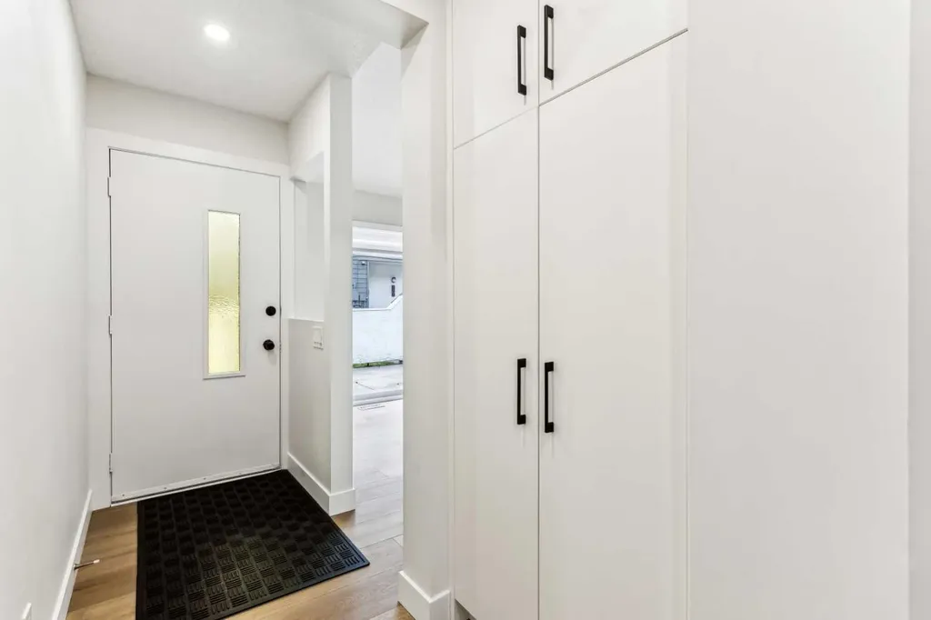 2520 Palliser Drive SW Calgary AB T2V 4S9