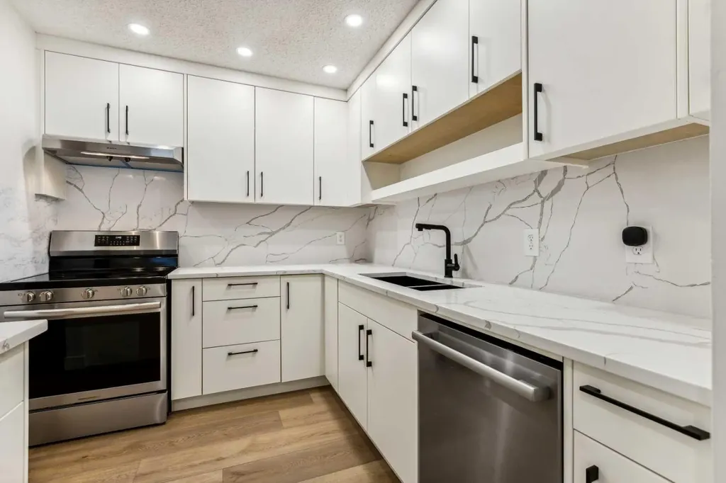 2520 Palliser Drive SW Calgary AB T2V 4S9
