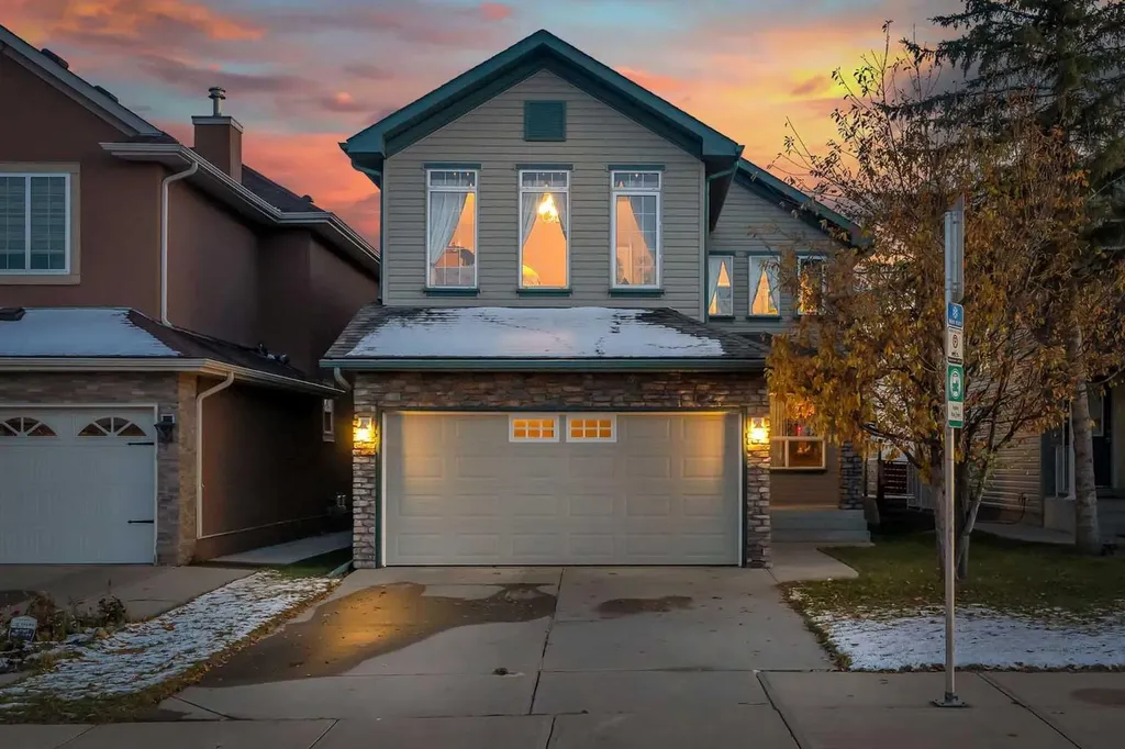 15 Saddletree Drive NE Calgary AB T3J 5C7