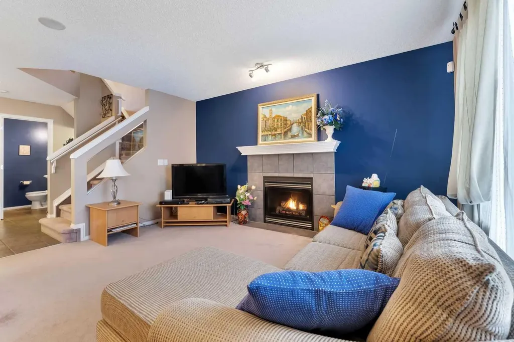 15 Saddletree Drive NE Calgary AB T3J 5C7