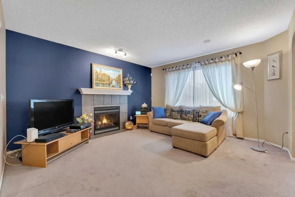 15 Saddletree Drive NE Calgary AB T3J 5C7