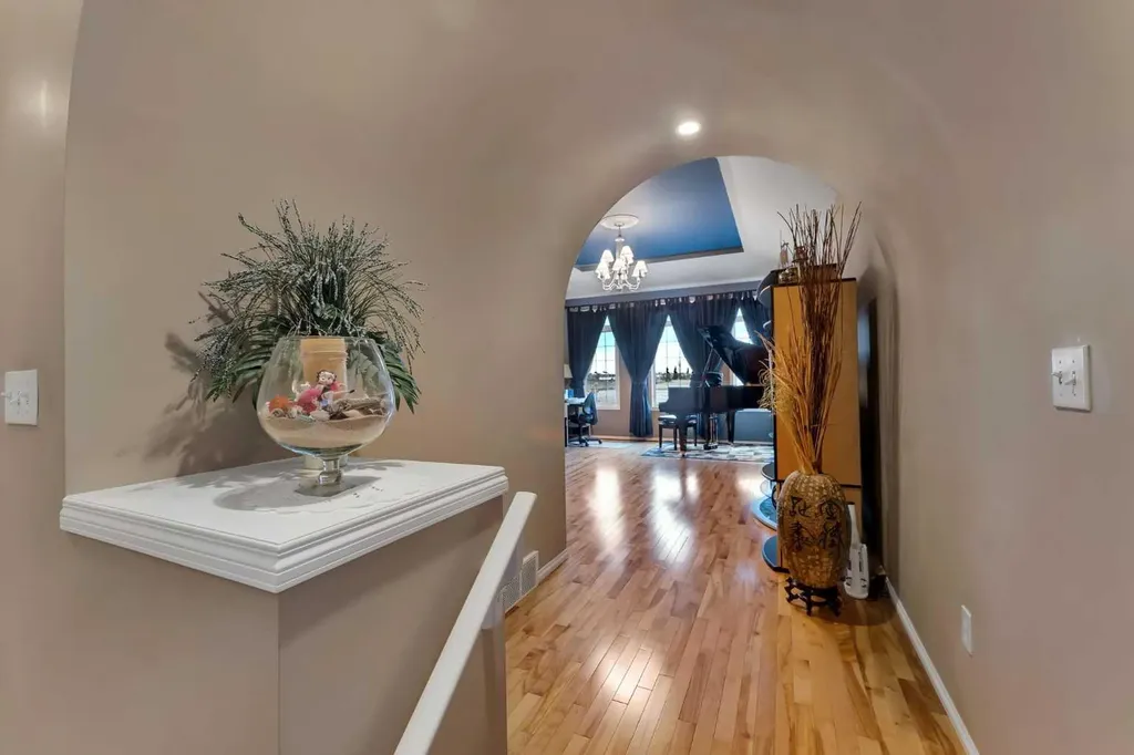 15 Saddletree Drive NE Calgary AB T3J 5C7