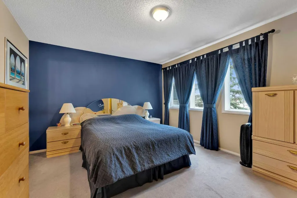 15 Saddletree Drive NE Calgary AB T3J 5C7