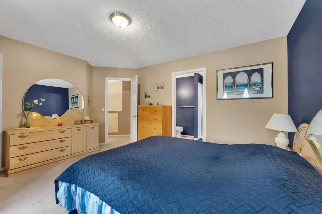 15 Saddletree Drive NE Calgary AB T3J 5C7