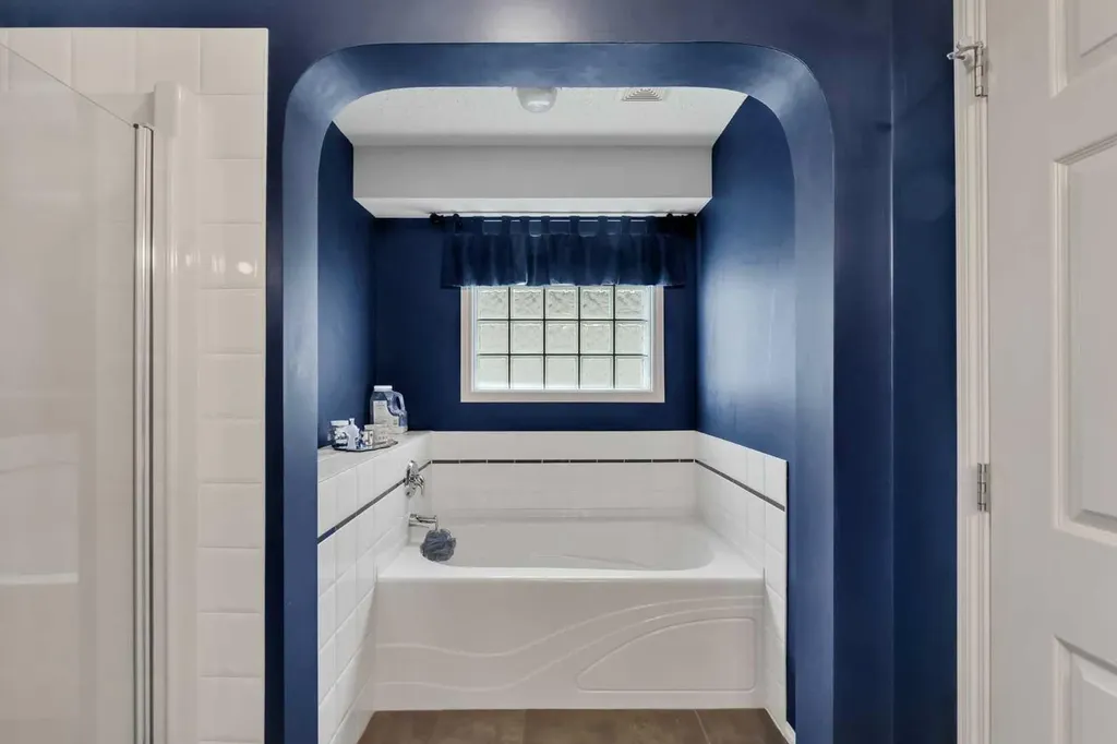 15 Saddletree Drive NE Calgary AB T3J 5C7