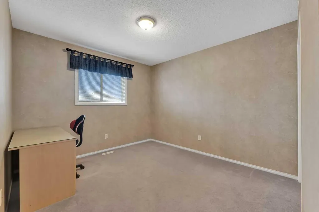 15 Saddletree Drive NE Calgary AB T3J 5C7