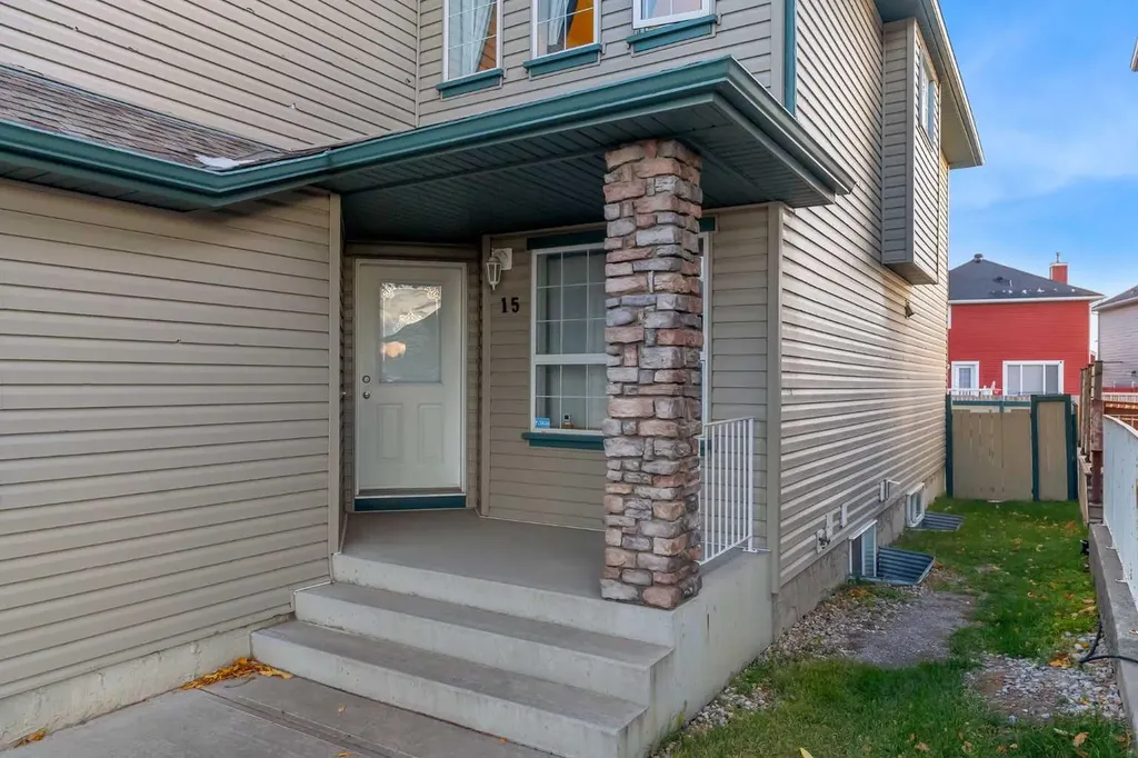 15 Saddletree Drive NE Calgary AB T3J 5C7
