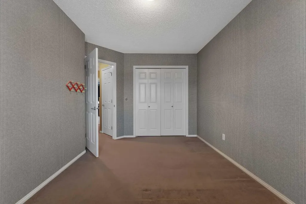 15 Saddletree Drive NE Calgary AB T3J 5C7