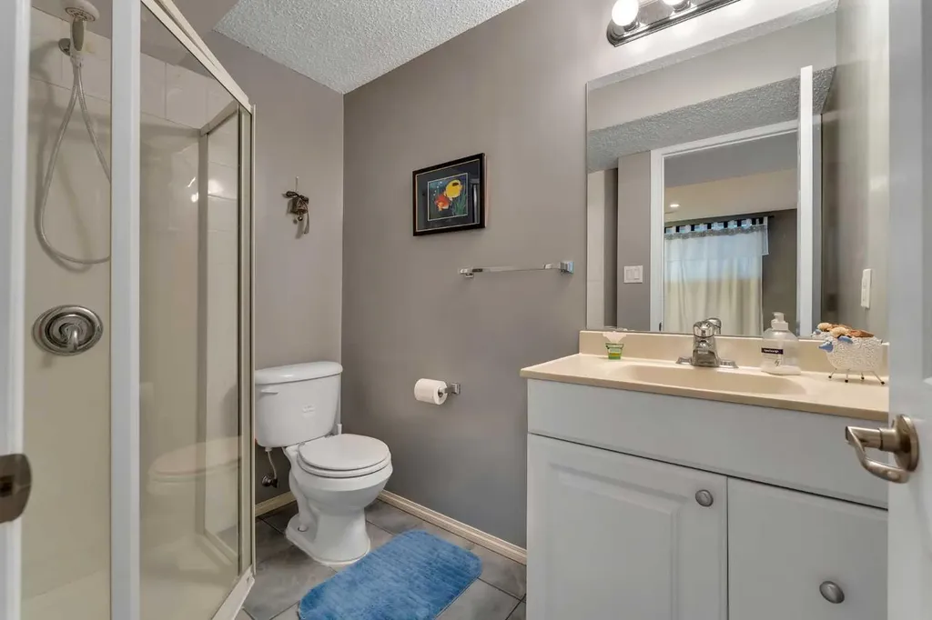 15 Saddletree Drive NE Calgary AB T3J 5C7