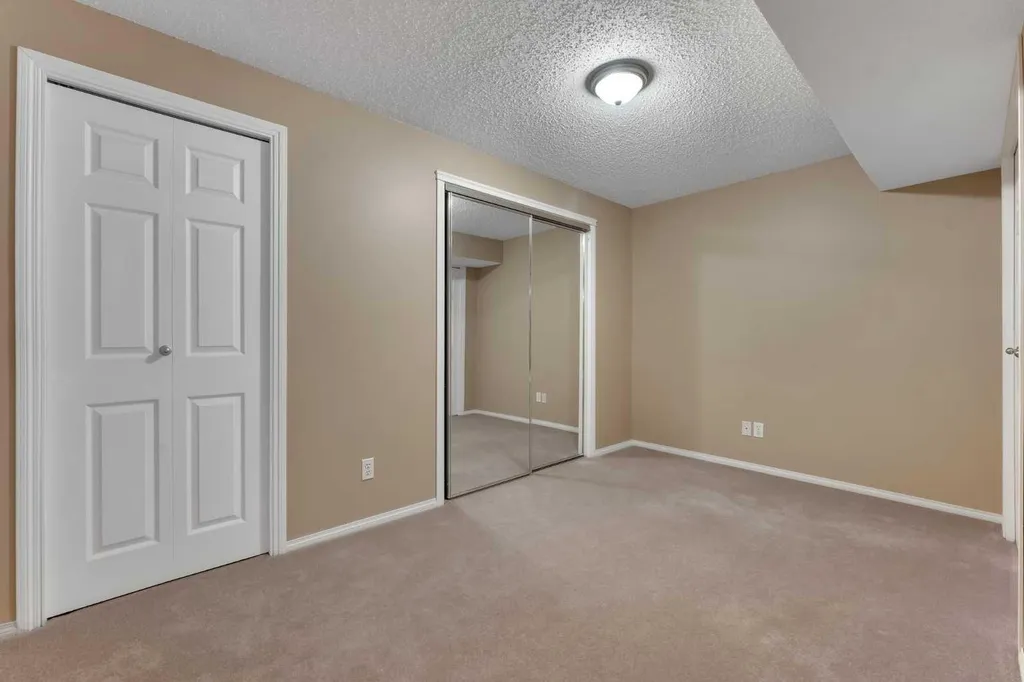 15 Saddletree Drive NE Calgary AB T3J 5C7