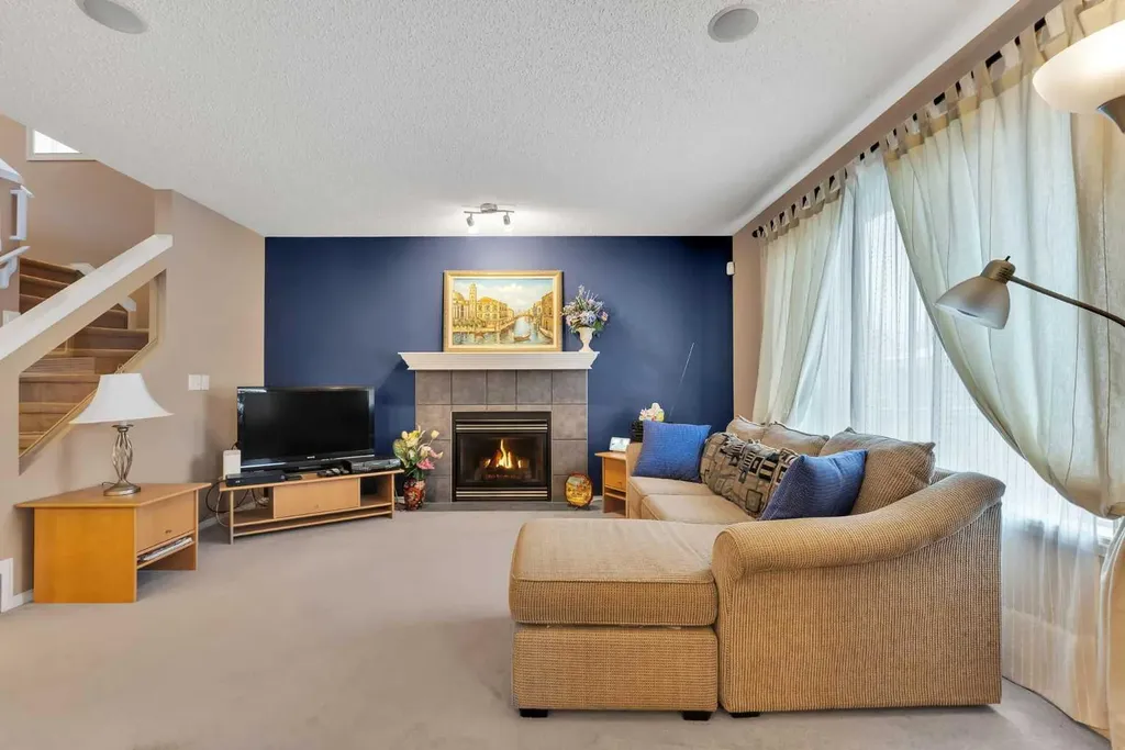 15 Saddletree Drive NE Calgary AB T3J 5C7
