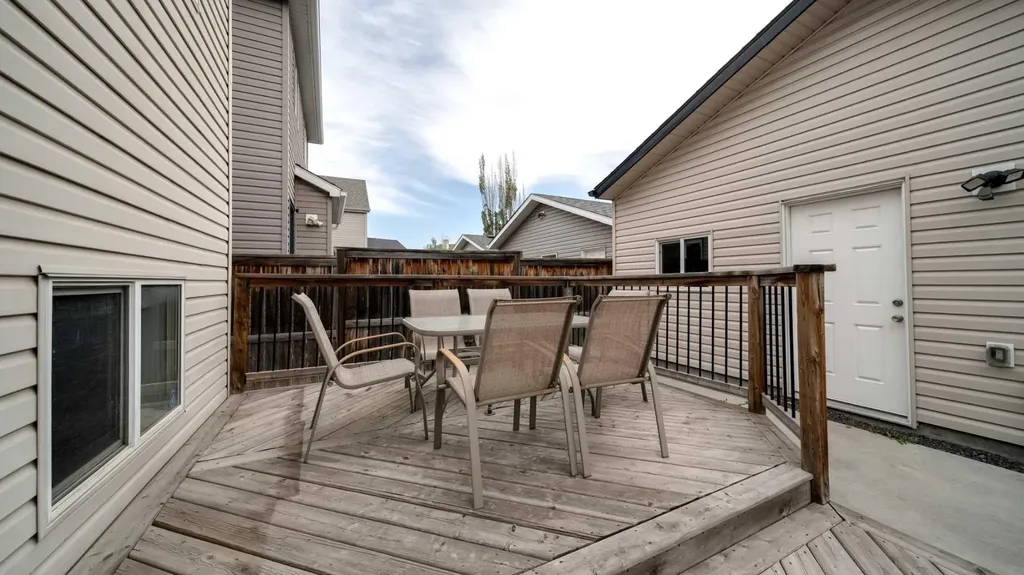 367 Copperfield Heights SE Calgary AB T2Z 4R3