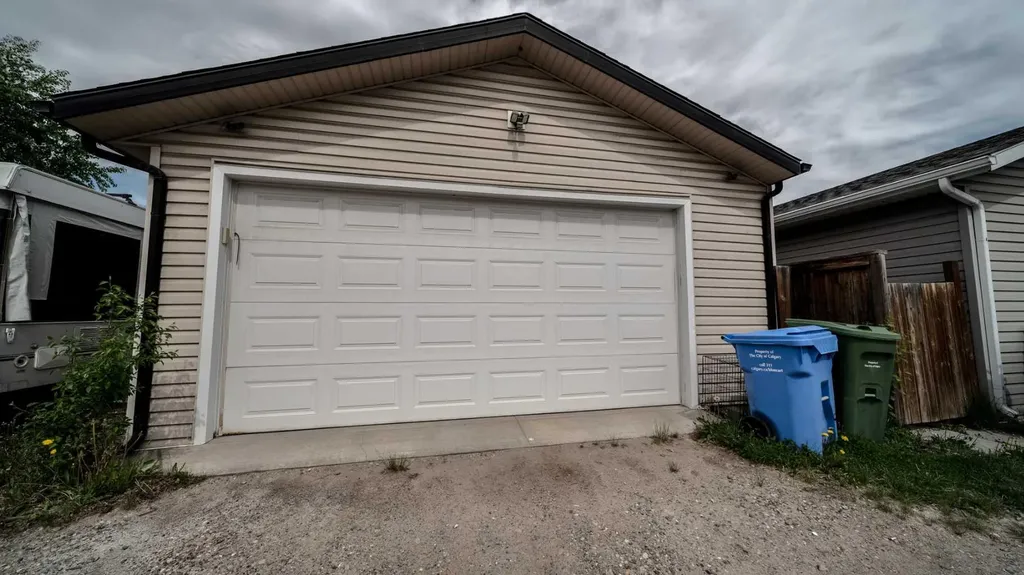 367 Copperfield Heights SE Calgary AB T2Z 4R3