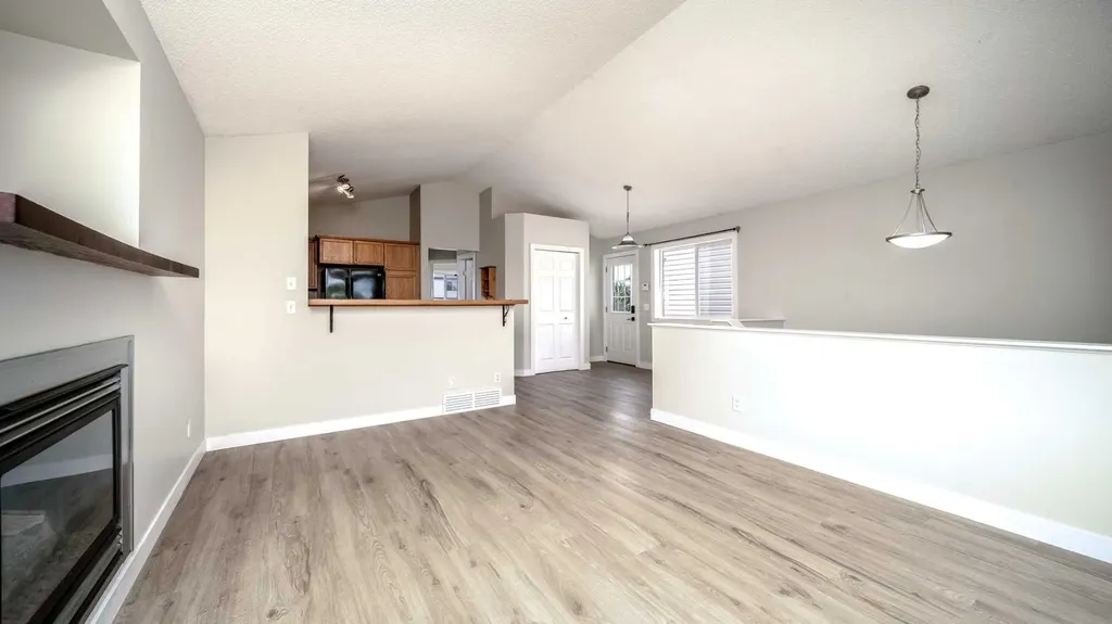 367 Copperfield Heights SE Calgary AB T2Z 4R3