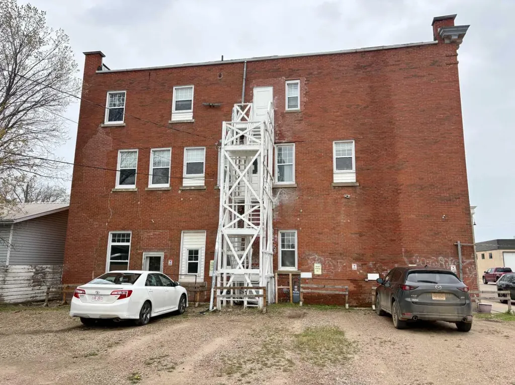 4840 50 Avenue Vermilion AB T9X 1T6