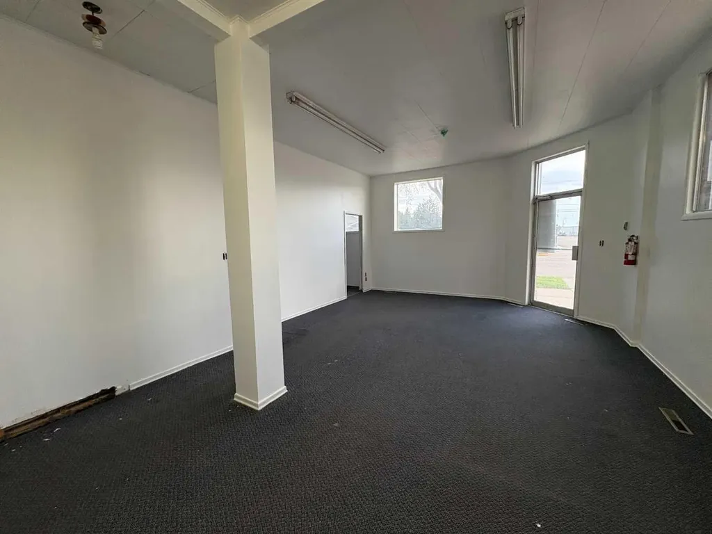 4840 50 Avenue Vermilion AB T9X 1T6
