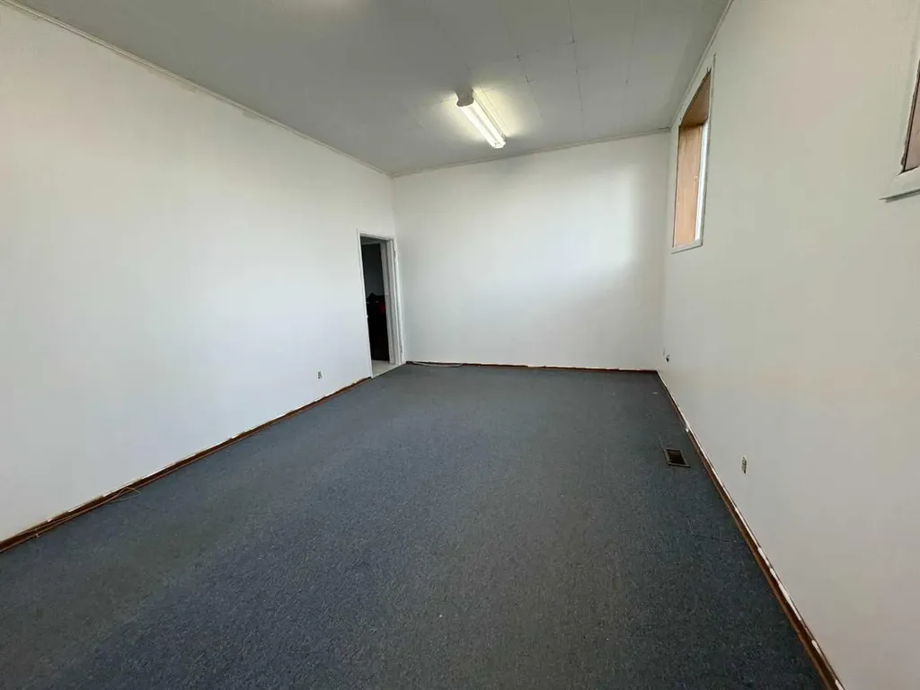 4840 50 Avenue Vermilion AB T9X 1T6