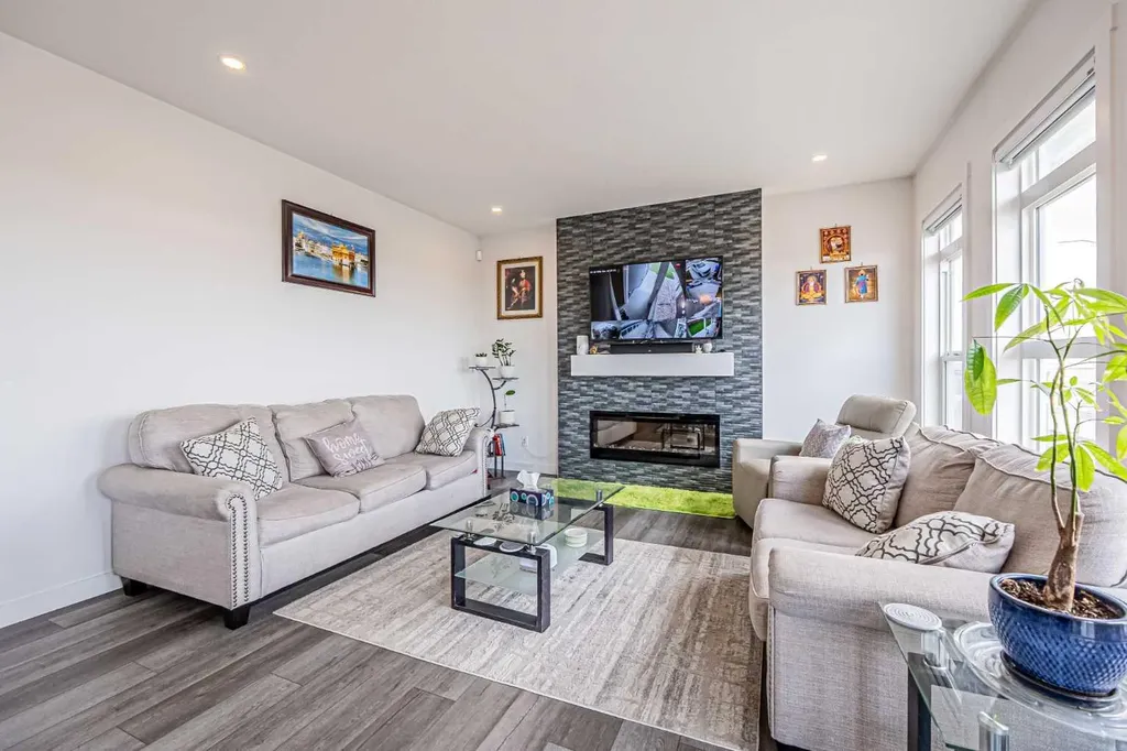 109 Homestead Crescent NE Calgary AB T3J 2K8