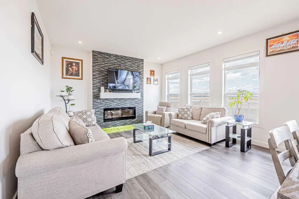 109 Homestead Crescent NE Calgary AB T3J 2K8