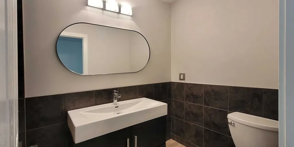 2400 15 Street SW Calgary AB T2T 5S3