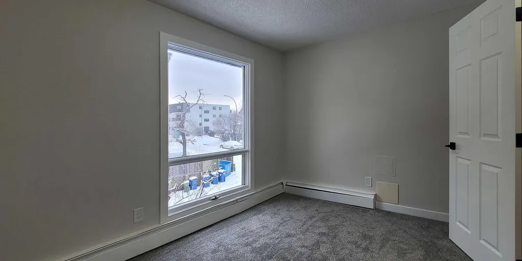 2400 15 Street SW Calgary AB T2T 5S3