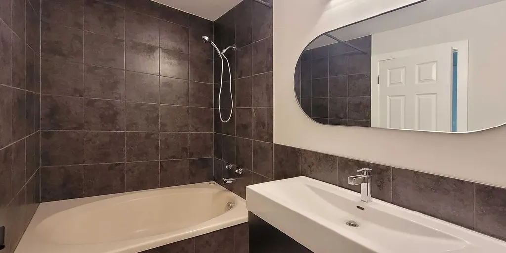 2400 15 Street SW Calgary AB T2T 5S3