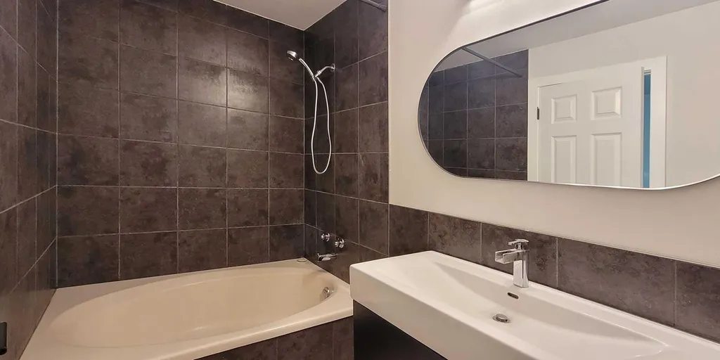 2400 15 Street SW Calgary AB T2T 5S3
