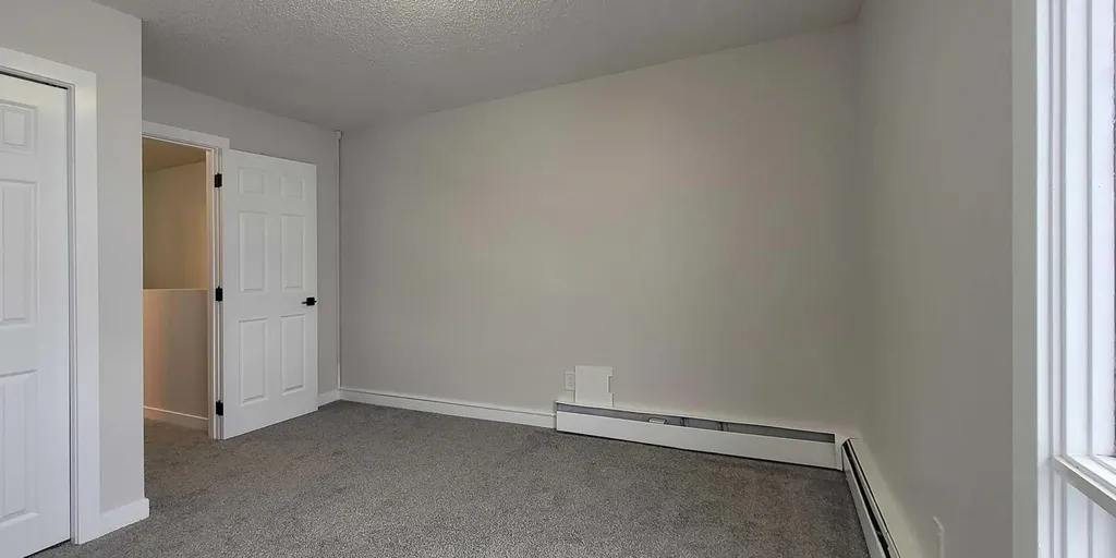 2400 15 Street SW Calgary AB T2T 5S3