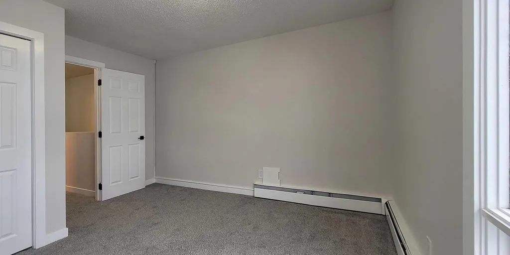 2400 15 Street SW Calgary AB T2T 5S3