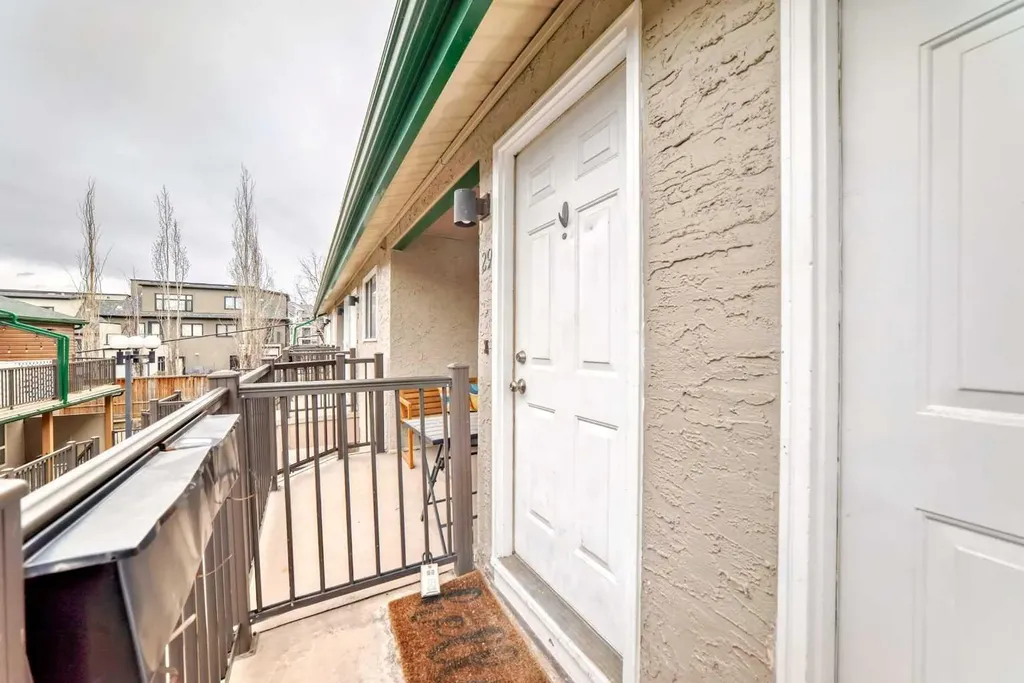 2400 15 Street SW Calgary AB T2T 5S3