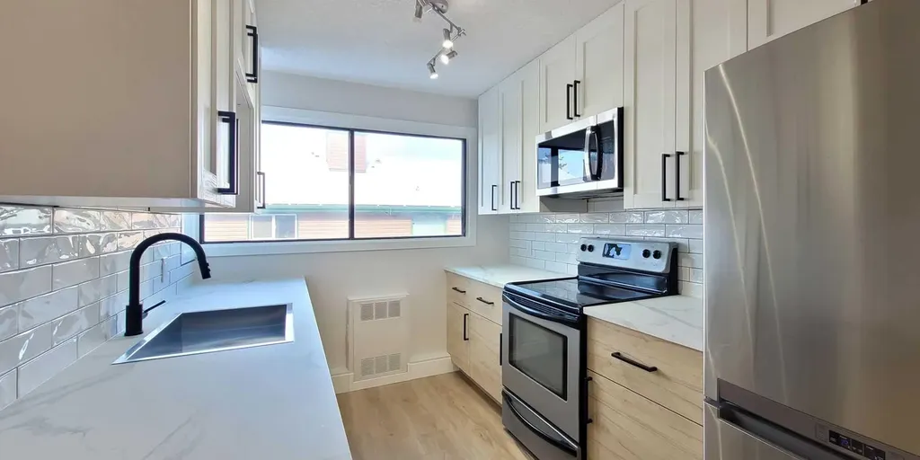 2400 15 Street SW Calgary AB T2T 5S3